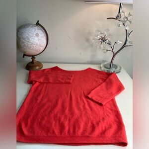 TAHARI 100% Cashmere Unisex Crew Sweater